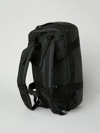 Björn Borg Duffle Bag 35L - Black Beauty, fotad mot en ljusgrå bakgrund