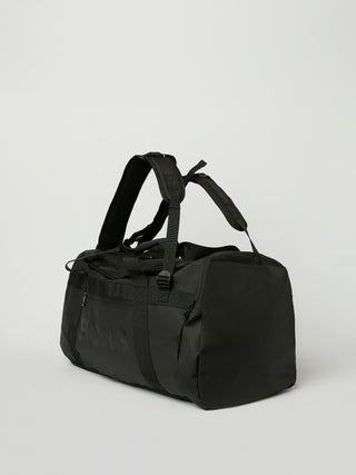 Björn Borg Duffle Bag 55L - Black Beauty, fotad mot en ljusgrå bakgrund