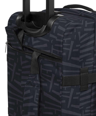 Eastpak Strapverz Kabinväska 51cm - Shape Dark, fotad mot en vit bakgrund.