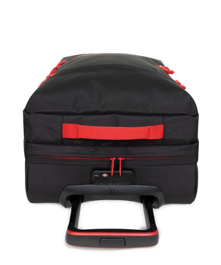 Eastpak Tranverz S Kabinväska 51cm - Kontrast Scarlet, fotad mot en vit bakgrund.