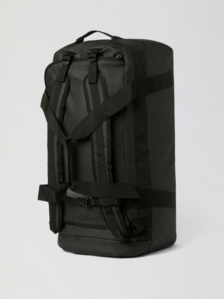 Björn Borg Duffle Bag 75L - Black Beauty, fotad mot en ljusgrå bakgrund