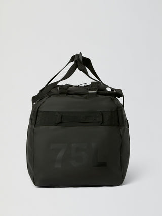 Björn Borg Duffle Bag 75L - Black Beauty, fotad mot en ljusgrå bakgrund
