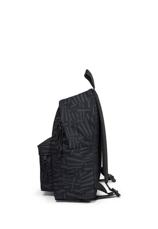 Eastpak Padded Pak'R Ryggsäck - Shape Dark, fotad mot en vit bakgrund.