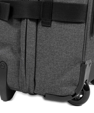Eastpak Tranverz Mellanstor Resväska - Black Denim, fotad mot en vit bakgrund.