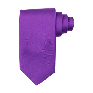 Hoprullad ceremoniell slips i 100 % siden med matt yta och klassisk bredd på 8 cm från AC i färgen lila, fotograferad mot vit bakgrund