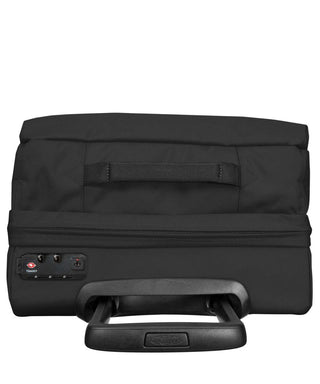 Eastpak Trans4 Kabinväska 54cm - Black, fotad mot en vit bakgrund.
