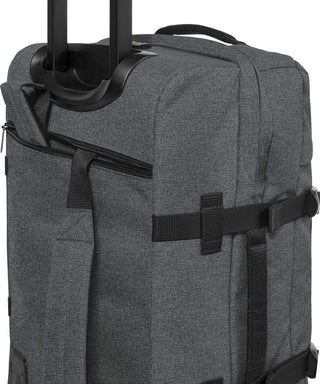 Eastpak Strapverz Kabinväska 51cm - Black Denim, fotad mot en vit bakgrund.