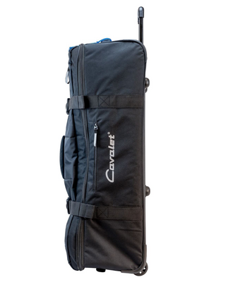 Cavalet Cargo Mega Duffel Bag 90cm - Svart, fotad mot en vit bakgrund.