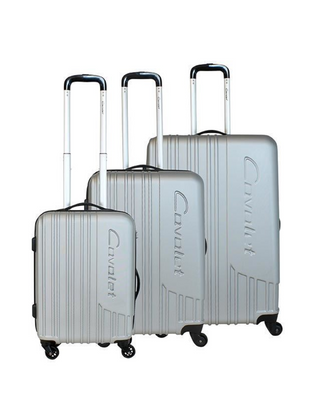 Cavalet Malibu Resväskeset 3-pack - Silver, fotad mot en vit bakgrund.