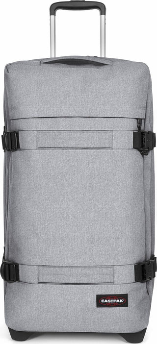 Eastpak Transit'R Mellanstor Resväska - Sunday Grey, fotad mot en vit bakgrund.