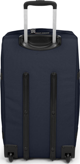Eastpak Transit'R Mellanstor Resväska - Ultra Marine, fotad mot en vit bakgrund.