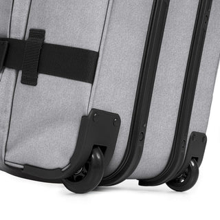Eastpak Transit'R Stor Resväska - Sunday Grey, fotad mot en vit bakgrund.