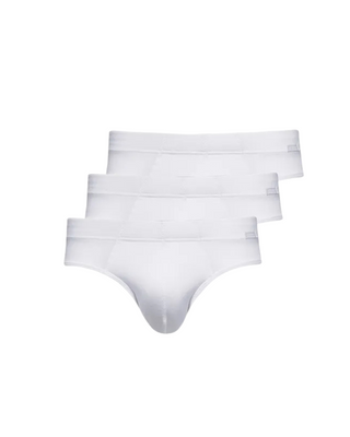 Bilden visar Jockey Briefkalsonger 3-pack - vit fotad mot en vit bakgrund. 3 par brief kalsnger uppradade på rad 