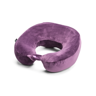 North Pioneer Memory Foam Nackkudde - Lila  fotad mot en vit bakgrund 