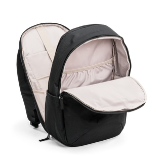 North Pioneer Flight Backpack - Svart  ryggsäck med flera dragkedjefack och vadderade axelremmar, perfekt för vardag och laptopförvaring.