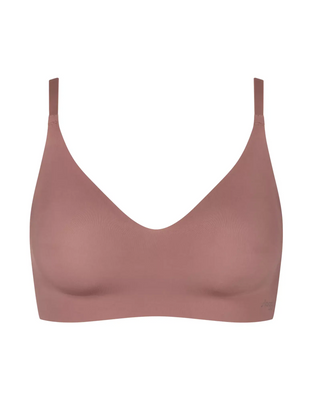 “Frilagd bild av Sloggi Zero Microfibre Bralette BH i cacao – bygelfri bralett i återvunnen mikrofiber med justerbara axelband och bredt underbystband.”