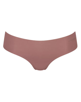 “Frilagd bild av Sloggi Zero Microfibre Hipstertrosa i cacao – sömlös trosmodell med låg höjd, laserskuren kant och återvunnen mikrofiber.”