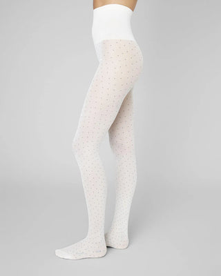 Swedish Stockings Eira Petite Dots Strumpbyxor - Ivory  bilden visar snygga strumpbyxor 