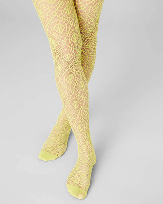  Swedish Stockings Lykke Net Strumpbyxor -Apple Green bilden visar snygga strumpbyxor 