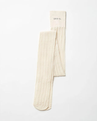 Swedish Stockings Siri Stripe Strumpbyxor - Ivory   bilden visar fotomodell med snygga strumpbyxor 