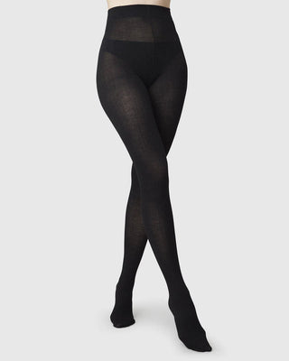 Swedish Stockings Ylva Fishbone Wool Strumpbyxor - Black bilden visar snygga strumpbyxor 