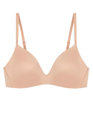 “Frilagd bild av Triumph Soft Touch bh – bygellös modell med lätt vadderade kupor och Oeko-Tex®-certifierat material.”