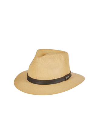 Wigéns Country Hatt - Beige med Brunt Band fotad mot en vit bakgrund 