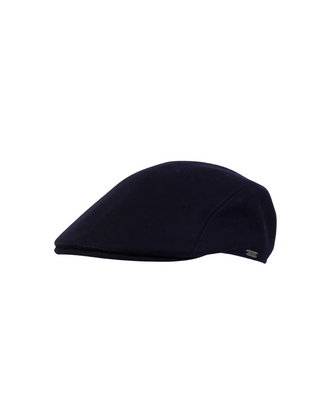 Mörblå Flat Cap herr keps från Wigéns fotad mot en vit bakgrund snett framifrån 