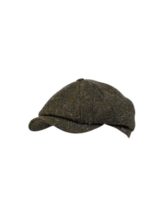 Wigéns Newsboy Classic Keps  i Ull - Mörkgrön, sygg och härlig herr keps fotad mot en vit/grå bakgrund 