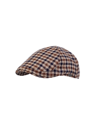 Beige/Brun/Svart Rutig Pub Cap eller så kallad gubb keps forad från sidan av märket Wigéns. bakgrunden är vit och man ser Wigéns loggan tydligt på vänstra sidan av kepsen 