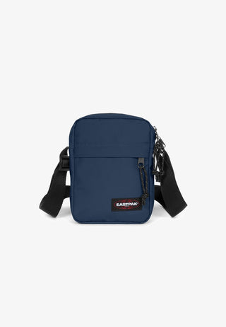 Eastpak The One Crossbodyväska - Nautic Navy, fotad mot en vit bakgrund.