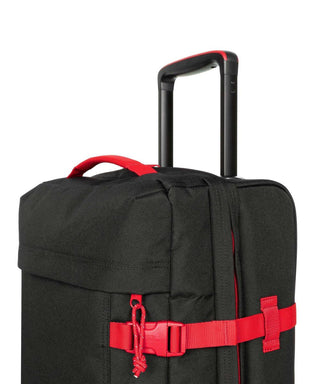 Eastpak Tranverz S Kabinväska 51cm - Kontrast Scarlet, fotad mot en vit bakgrund.