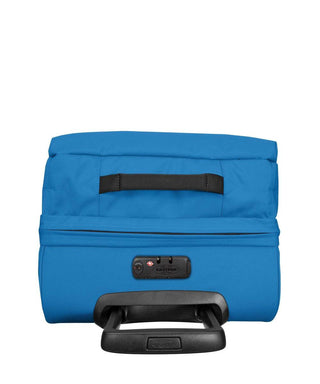 Eastpak Tranverz S Kabinväska 51cm - Bubble Blue, fotad mot en vit bakgrund.