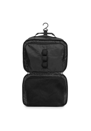 Eastpak Road Kit Necessär - Black Denim, fotad mot en vit bakgrund.