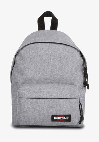 Eastpak ORBIT Ryggsäck Sunday Grey, fotad mot en vit bakgrund.
