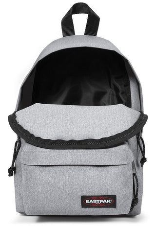 Eastpak ORBIT Ryggsäck Sunday Grey, fotad mot en vit bakgrund.