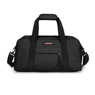 Eastpak Compact+ Duffelbag - Black, fotad mot en vit bakgrund.