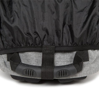 Eastpak Cory Ryggsäcksskydd - Black, fotad mot en vit bakgrund.