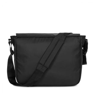 Eastpak Delegate + Axel/datorväska - Tarp Black, fotad mot en vit bakgrund.