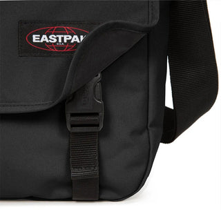 Eastpak Delegate + Axel/datorväska - Black, fotad mot en vit bakgrund.