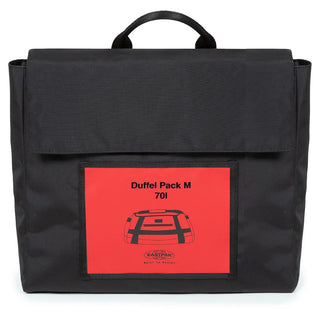 Eastpak Duffel Pack M Duffelbag 71cm - Tarp Red, fotad mot en vit bakgrund.