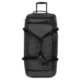 Eastpak Duffel Pack L Resväska Med Hjul - Tarp Black, fotad mot en vit bakgrund.