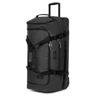Eastpak Duffel Pack L Resväska Med Hjul - Tarp Black, fotad mot en vit bakgrund.