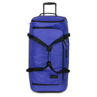 Eastpak Duffel Pack M Resväska Med Hjul - Tarp Blue, fotad mot en vit bakgrund.