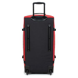Eastpak Duffel Pack M Resväska Med Hjul - Tarp Red, fotad mot en vit bakgrund.