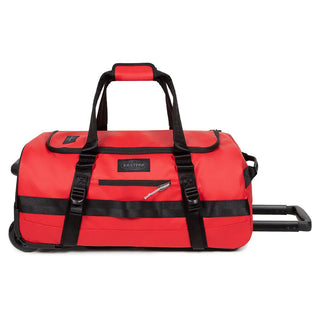 Eastpak Duffel Pack S Kabinväska Med Hjul - Tarp Red, fotad mot en vit bakgrund.