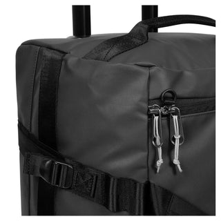 Eastpak Duffel Pack S Kabinväska Med Hjul - Tarp Black, fotad mot en vit bakgrund.