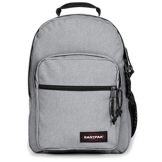 Eastpak Morius Ryggsäck - Sunday Grey, fotad mot en vit bakgrund.