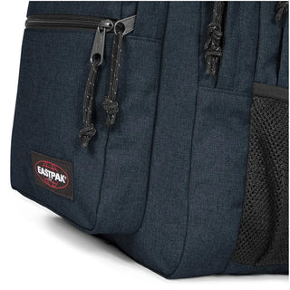 Eastpak Morius Ryggsäck - Triple Denim, fotad mot en vit bakgrund.