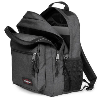 Eastpak Morius Ryggsäck - Black Denim, fotad mot en vit bakgrund.